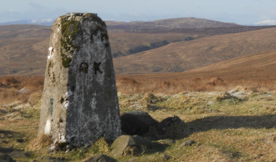 Meikle Bin from trig point on Cort-ma Law