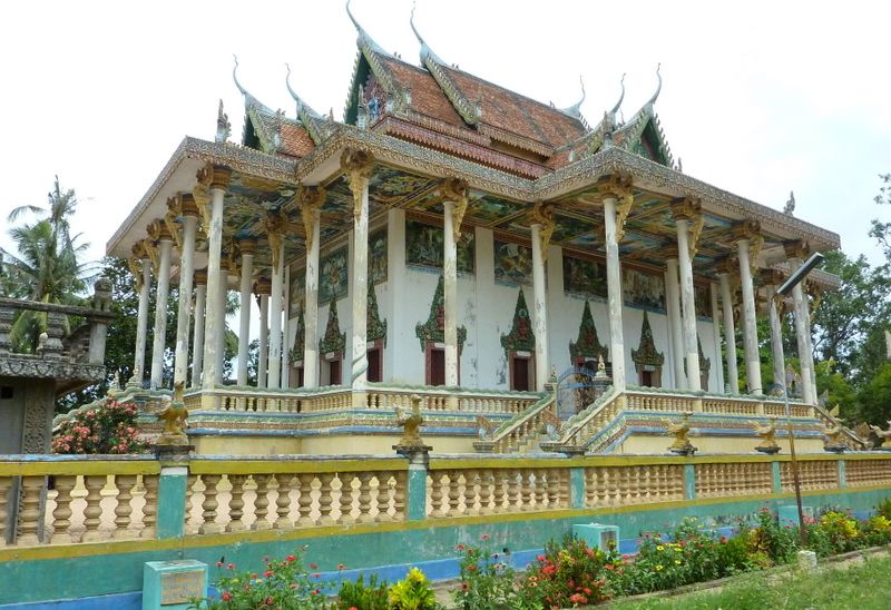 Wat Ek Phnom ( Buddhist Temple ) near Battambang in NW Cambodia