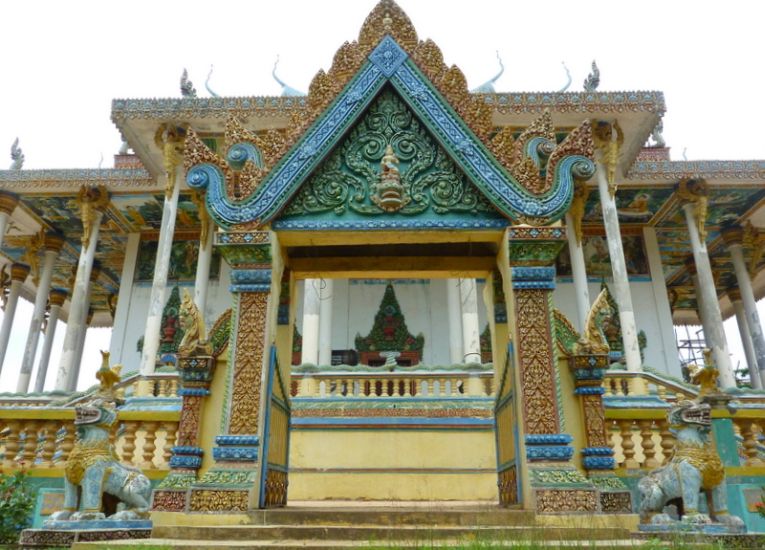 Wat Ek Phnom ( Buddhist Temple ) near Battambang in NW Cambodia