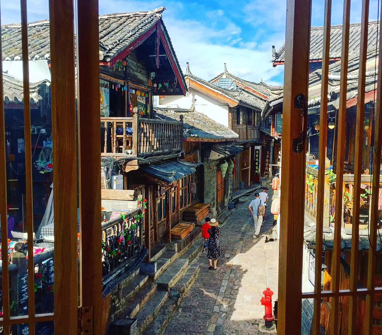 Narrow Cobble-stoned Alleys of Lijiang Old City