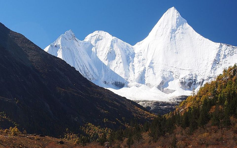 Mount Yang Mai Yong in China