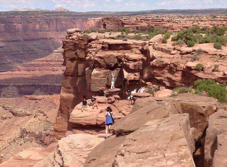 Wingate Cliffs at Dead Horse Point on " Island in the Sky "