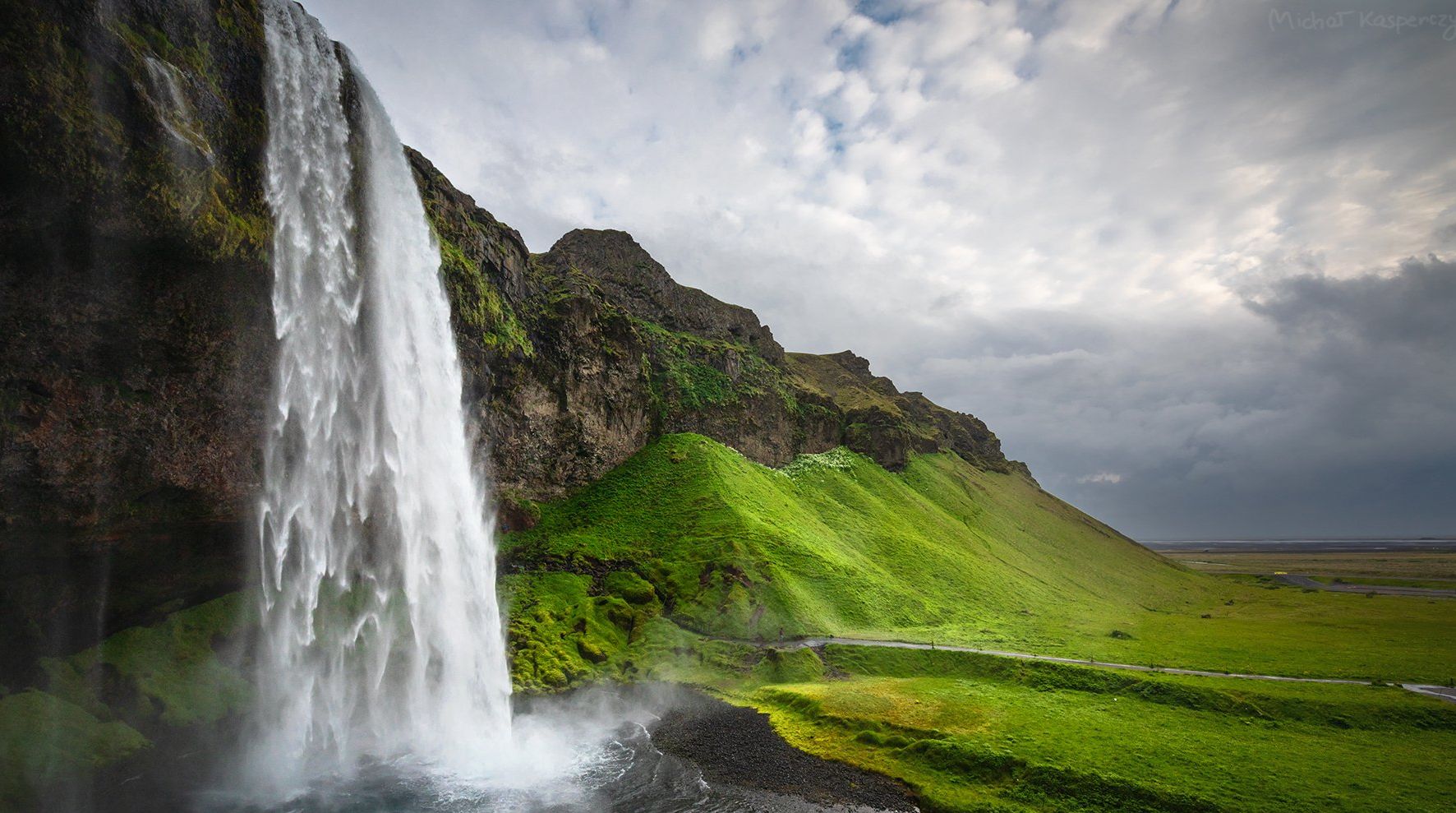 Seljalandsfoss 197ft 60m - Waterfall in Iceland