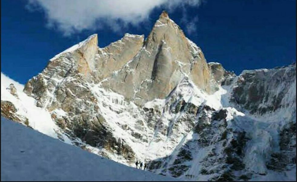 Cerro Kishtwar ( 6904m ) in the Indian Himalaya