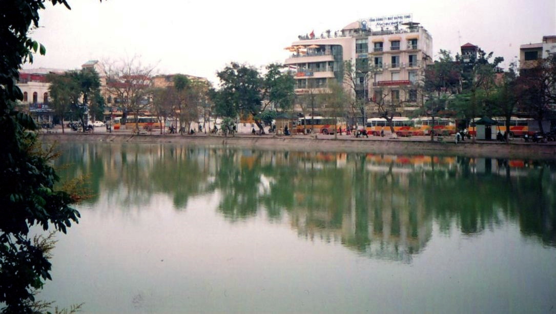 Sword Lake ( Ho Hoan Kiem ) in Hanoi