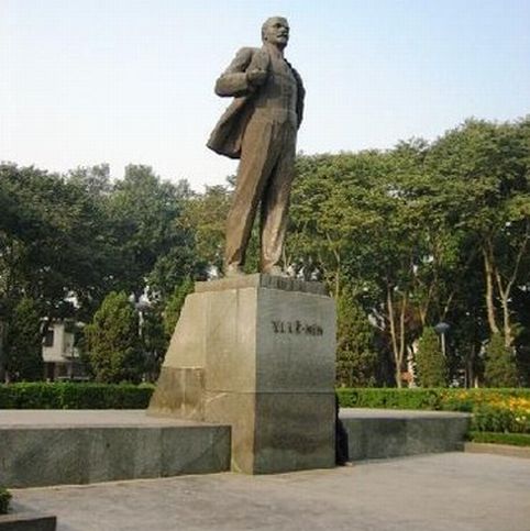 Statue of Lenin in Pho Tran Nhan Tong ( Lenin Park ) in Hanoi