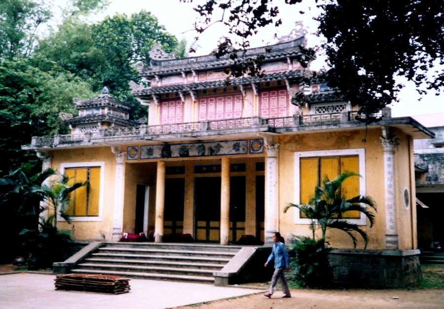 Chaozhou Pagoda in Hue