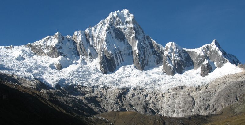 Taulliraju ( Tocllaraju ), 6035 metres, in the Andes of Peru