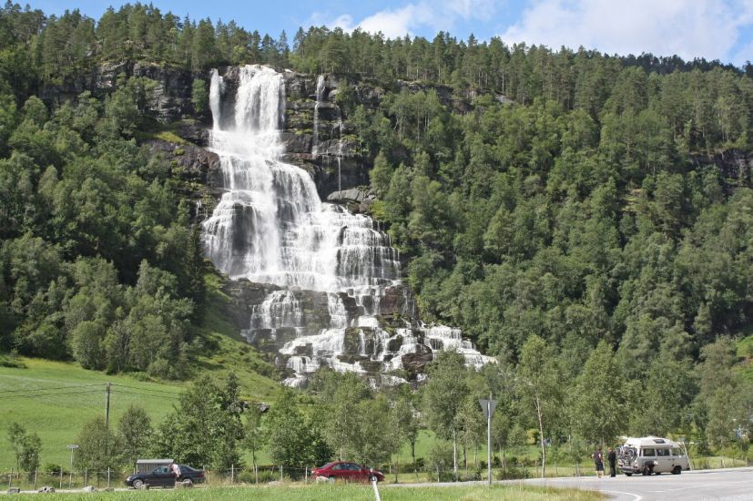 Tvindefossen ( Twindefossen ) Falls in Norway