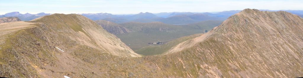 The saddle between Creise and Meall a Bhuiridh
