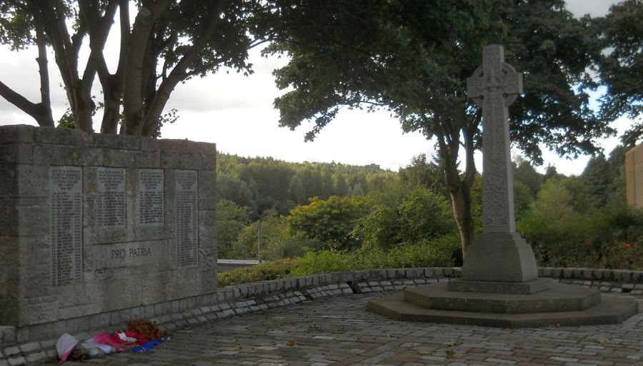 War Memorial in Cumbernauld Village