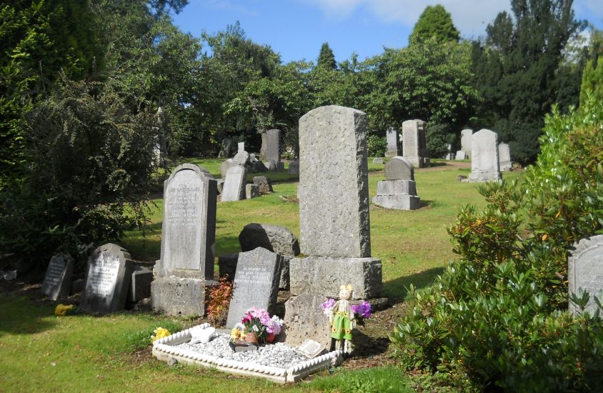 Cemetery in Cumbernauld Village