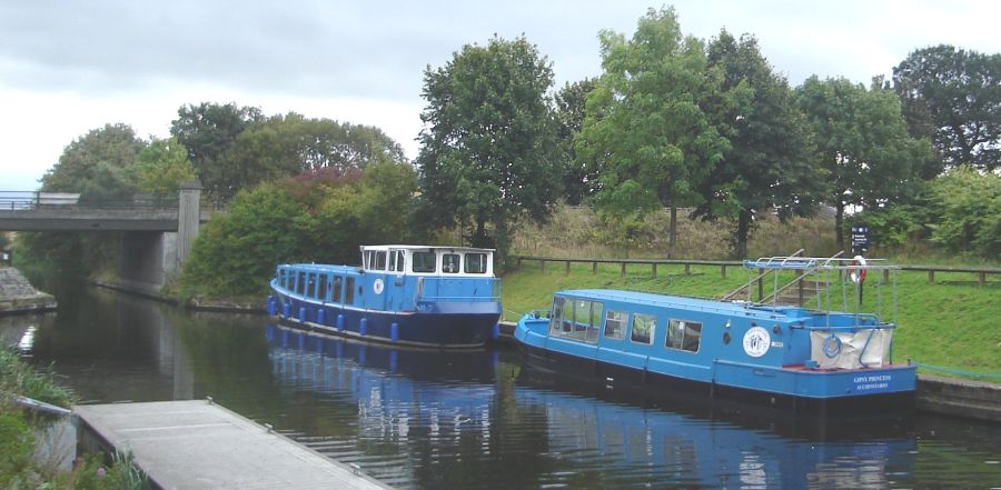 Cruise Boats on the Forth & Clyde Canal from Bishopbriggs to Kirkintilloch
