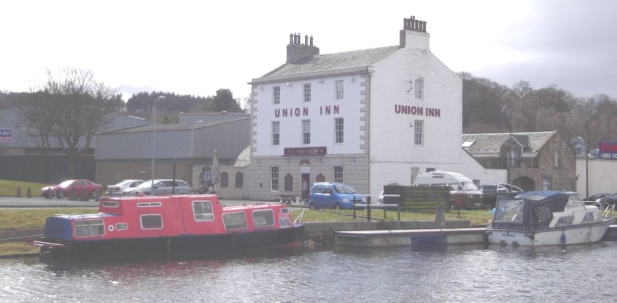 Boats at Union Inn on the Forth and Clyde Canal