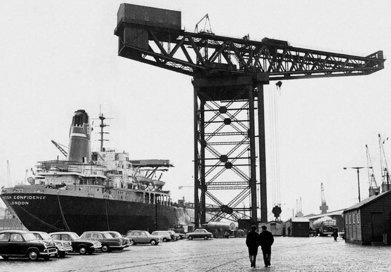 The shipyard crane at Finnieston on the River Clyde