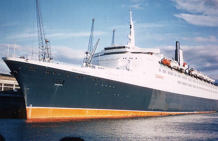 RMS Queen Elizabeth 2 ( QEII )