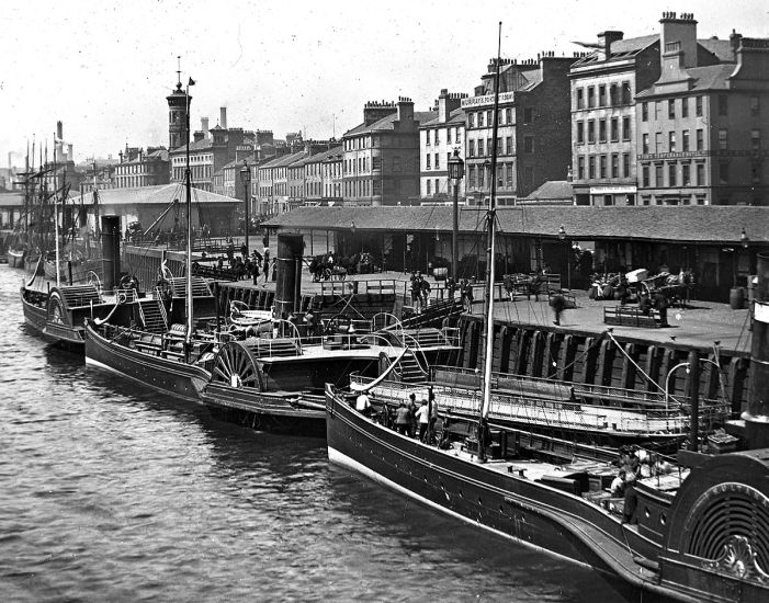 Glasgow: Then - Paddle-steamers at the Broomielaw