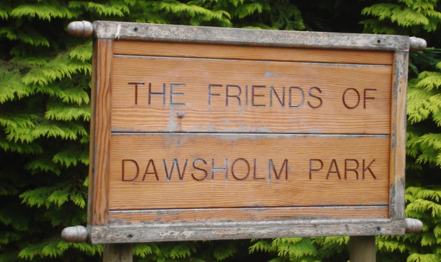 Sign at Entrance to Dawsholm Park