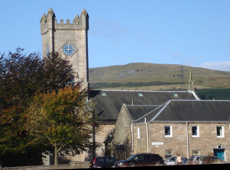 Burns and Old Parish Church in Kilsyth