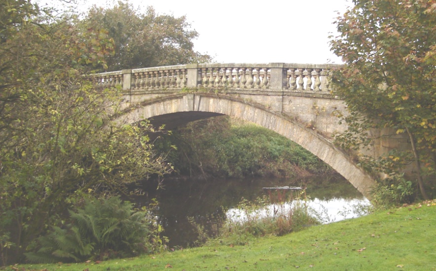 Bridge over the White Cart River in Pollok Country Park