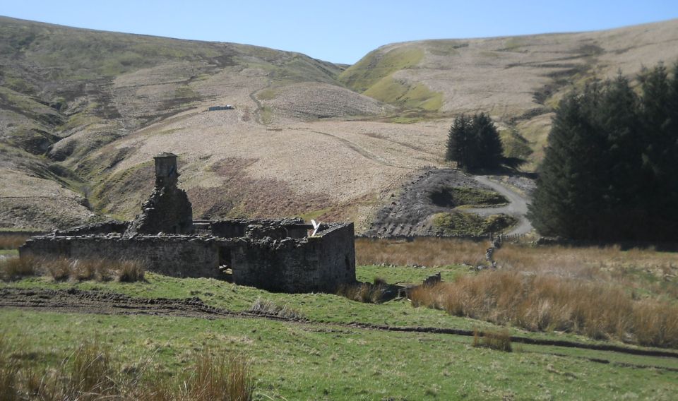 Ruined Cottage at Cogshead from Southern Upland Way from Sanquar to Wanlockhead