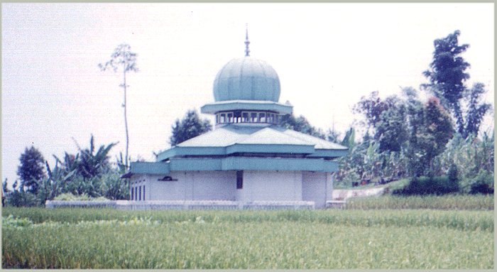 Mosque in paddy field near Bukittingi