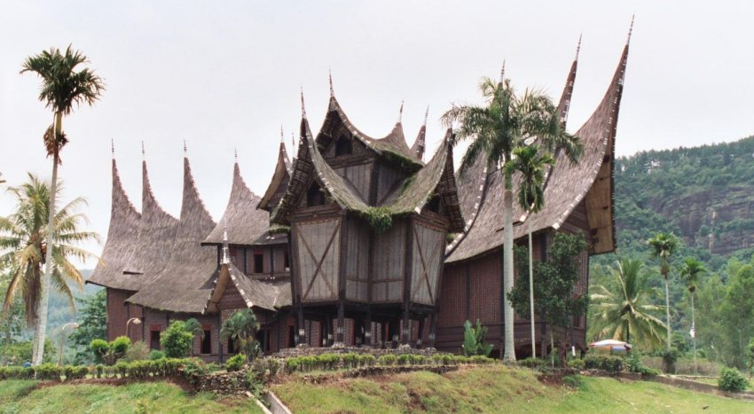 Rumah Gadang Payaruyung, Menangkabau Royal Palace near Bukittinggi on Sumatra