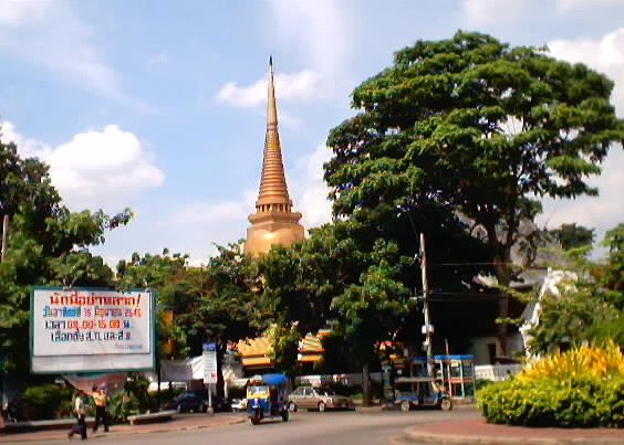Chedi ( Buddhist stupa ) in Bangkok