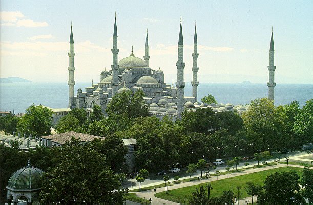 The six minarets of the Blue Mosque ( Sultan Ahmed Mosque ) in Istanbul, Turkey