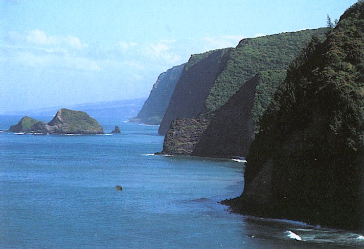 Pololu Valley cliffs