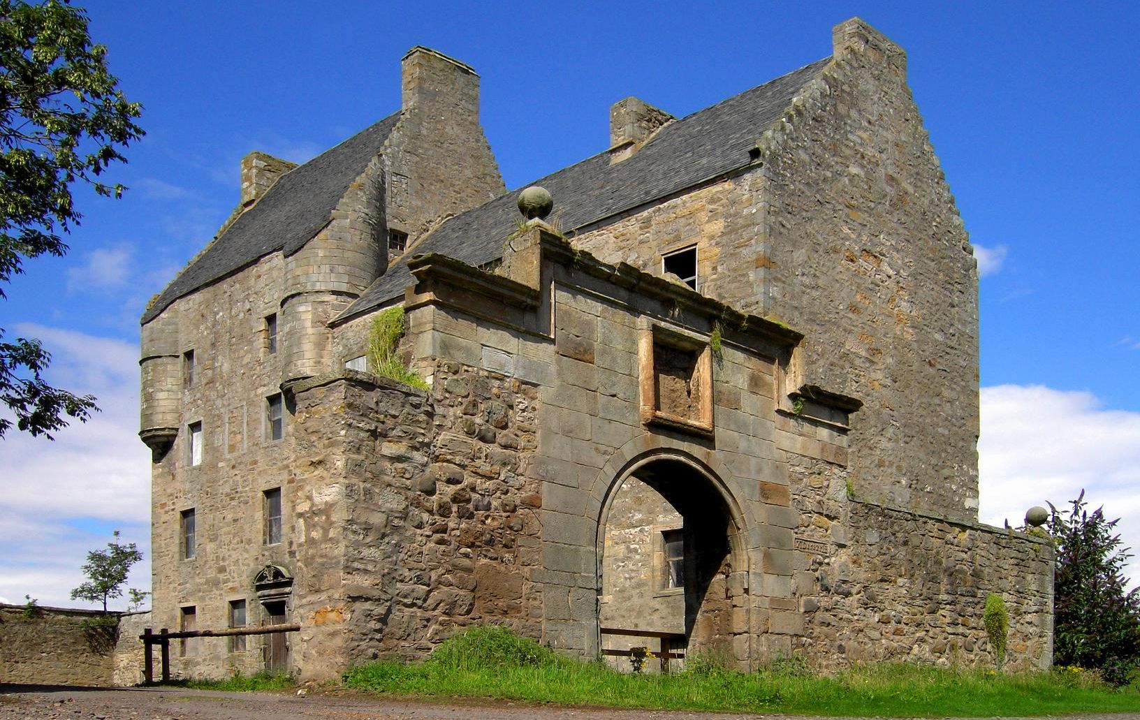 Midhope Castle at Abercorn