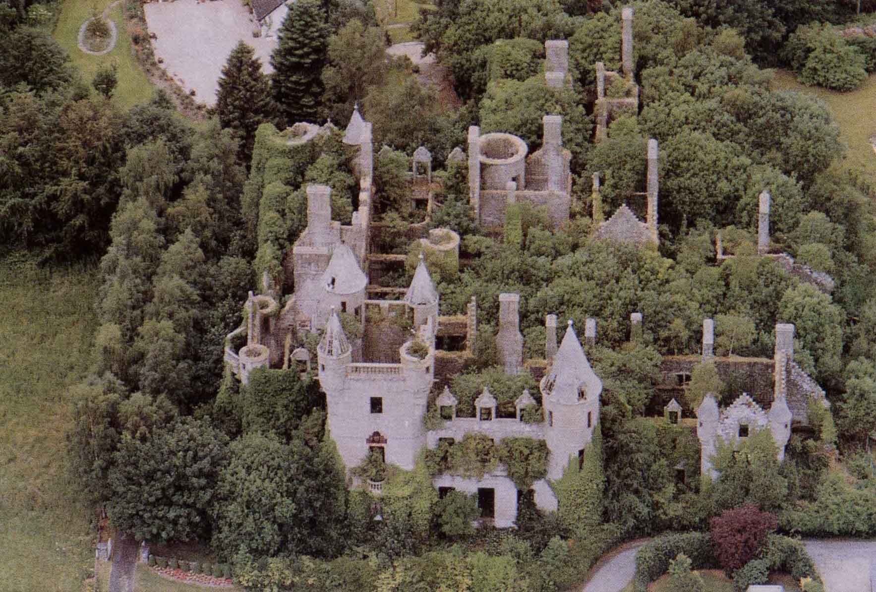 Aerial view of Buchanan Castle