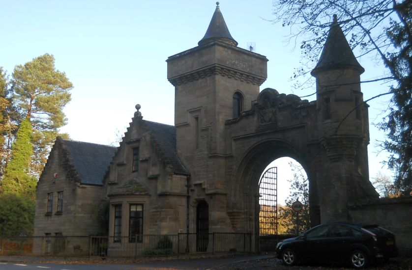 Gatehouse at Mauldslie Bridge