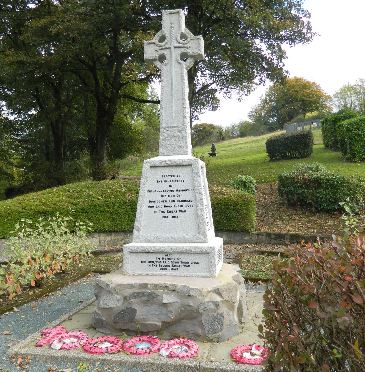 War Memorial in Goldenhill Park at Duntocher